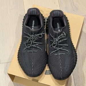 💯 Authentic Yeezy Boost 350 V2